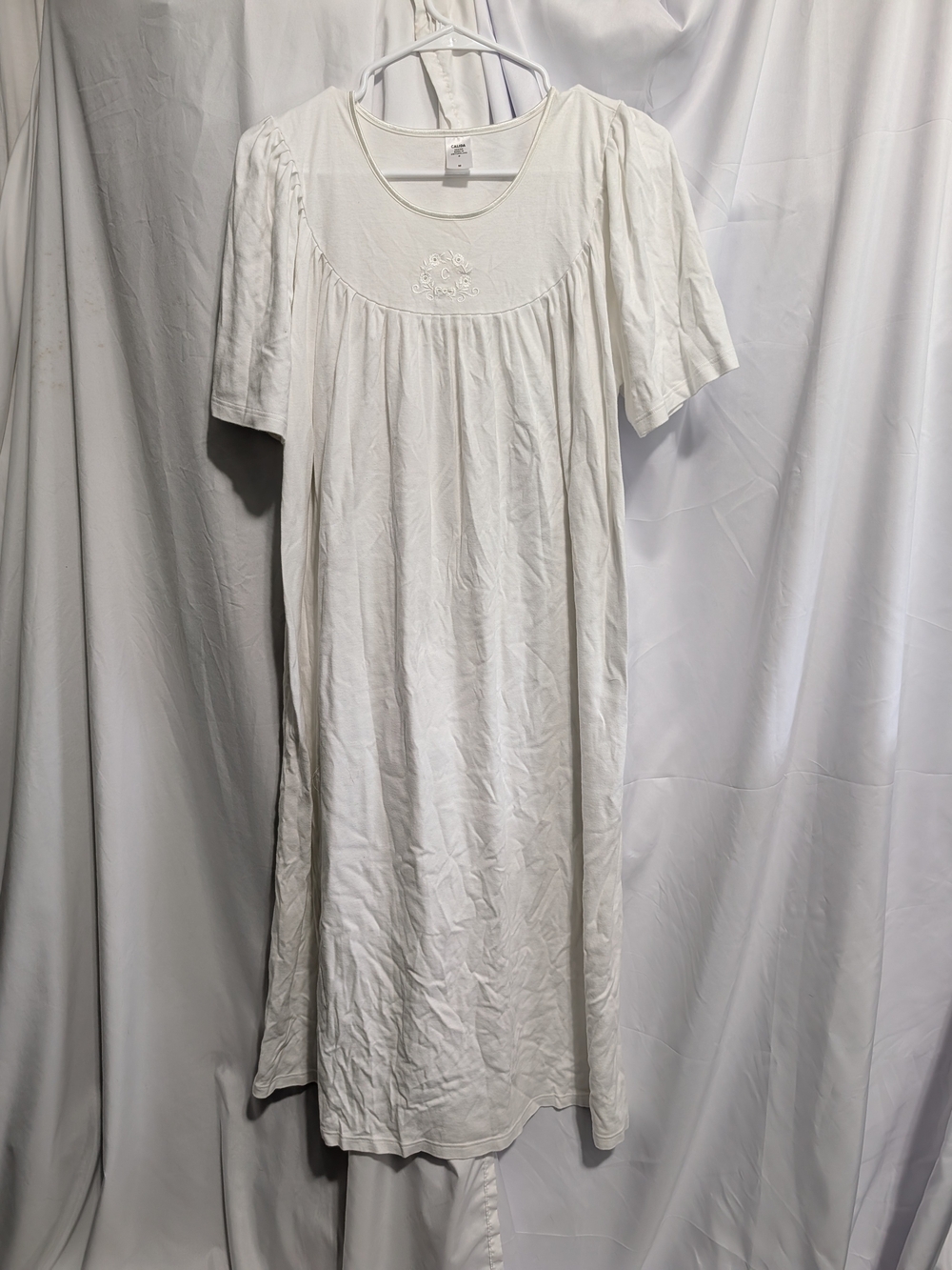 Classic White Short-Sleeve Nightgown with Embroidered Yoke